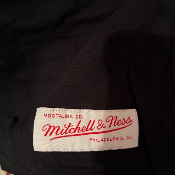 Mitchell & Ness Raptors Shirt - Picture 3 of 3